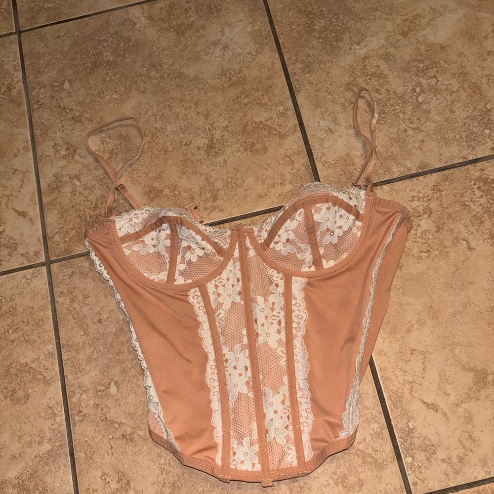Forever 21 Tan and Cream Lace Crop Top